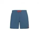 Blaue Badeshorts mit leuchtend rotem Kordelzug am Bund. Die Shorts haben ein kleines rotes Logo am unteren linken Bein. Sie sind auf einem schlichten weißen Hintergrund abgebildet.