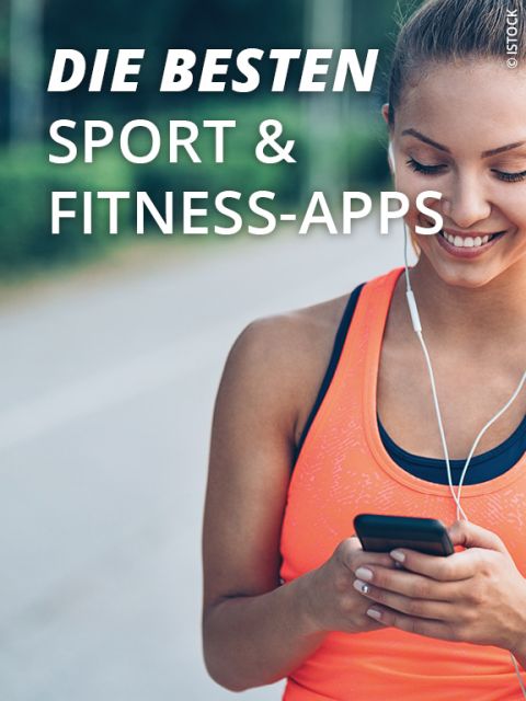 Eine Frau in einem leuchtend orangefarbenen Tanktop lächelt, während sie auf ihr Smartphone schaut. Sie trägt Ohrstöpsel und steht auf einer Straße. Der Text lautet „Die besten Sport & Fitness-Apps“, was darauf hindeutet, dass der Fokus auf den besten Sport- und Fitness-Apps liegt.