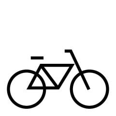 Eine einfache schwarze Umrisszeichnung eines Fahrrads auf weißem Hintergrund. Das Design ist minimalistisch und zeigt zwei Räder, einen dreieckigen Rahmen, einen Lenker und einen Sattel.