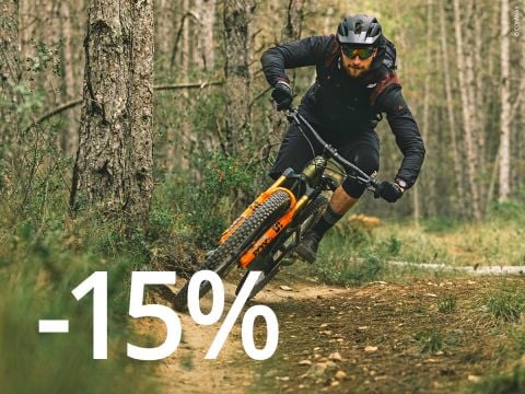 Oranger Hintergrund mit weißem Text „-15% BIKE & E-BIKE BONUS*.