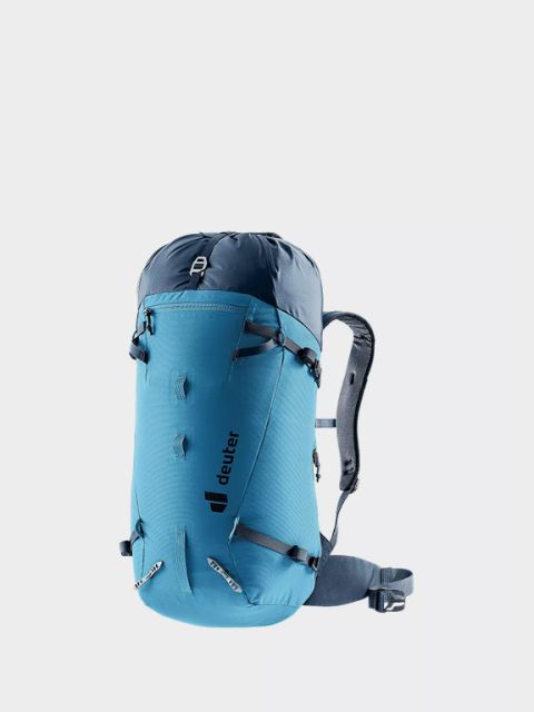 Auf hellgrauem Untergrund ist ein grüner Ortovox-Rucksack mit Netzseitentaschen und Pickelhalterungen abgebildet. Oben links steht in fetten weißen Lettern „Alpin-Rucksäcke“.