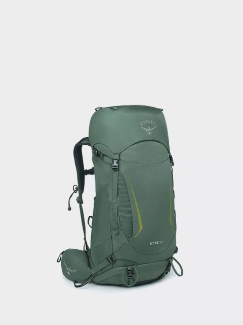 Auf hellgrauem Untergrund ist ein rot-blauer Trekkingrucksack abgebildet. Oben links steht in großen weißen Lettern „TREKKING-RUCKSÄCKE“.